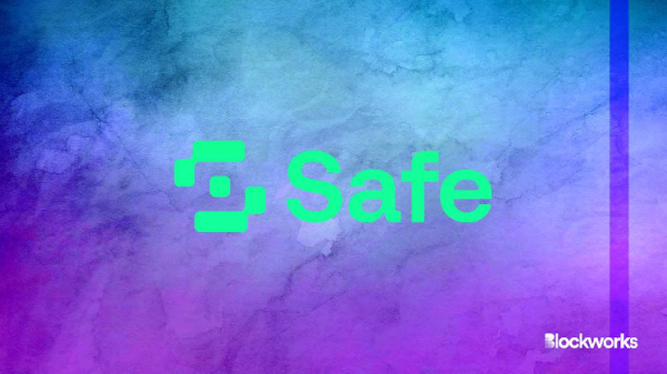 Safe social recovery eases private key management